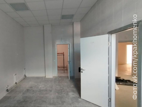 В новой поликлинике на Правобережье установили потолки