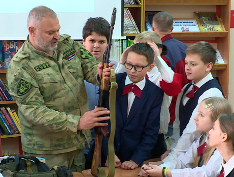 Участники СВО провели урок мужества для калужских школьников