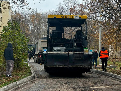 Денисов поручил ускорить темпы ремонта дорог в Калуге