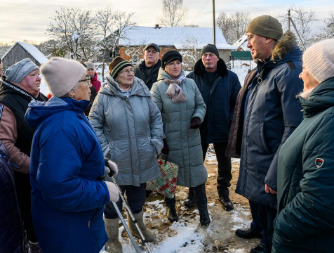 С жителями обесточенной Гороховки встретился Владислав Шапша