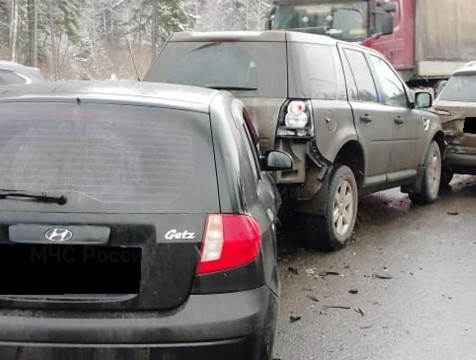 Два человека пострадали в массовом ДТП в Жуковском районе