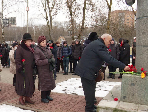 В честь 128-летия со дня рождения маршала Жукова калужане возложили цветы