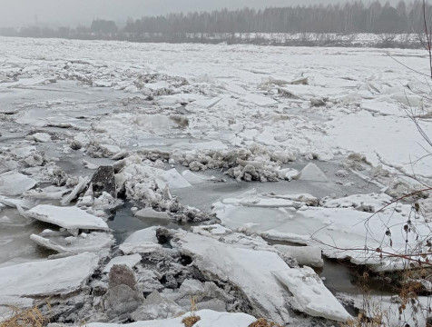 Ледяные торосы образовались на Оке