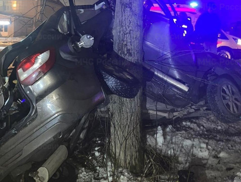 Автомобиль вылетел в кювет на улице Московской