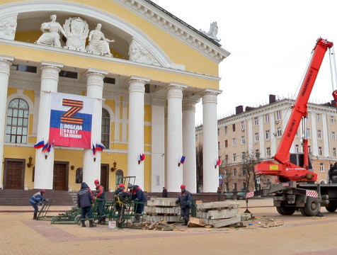 В Калуге начался демонтаж новогодних елей