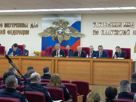 Шапша попросил полицейских быть принципиальными к работе 