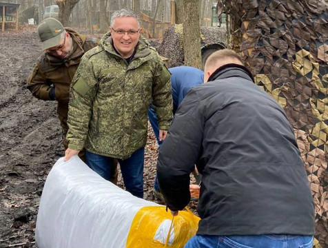 Городской голова Калуги лично передал гумпомощь мобилизованным землякам