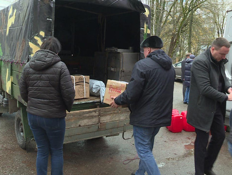 Калужские волонтеры передали бойцам автомобили и гуманитарную помощь