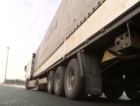 Проезд крупных грузовиков по калужским дорогам ограничат в межсезонье