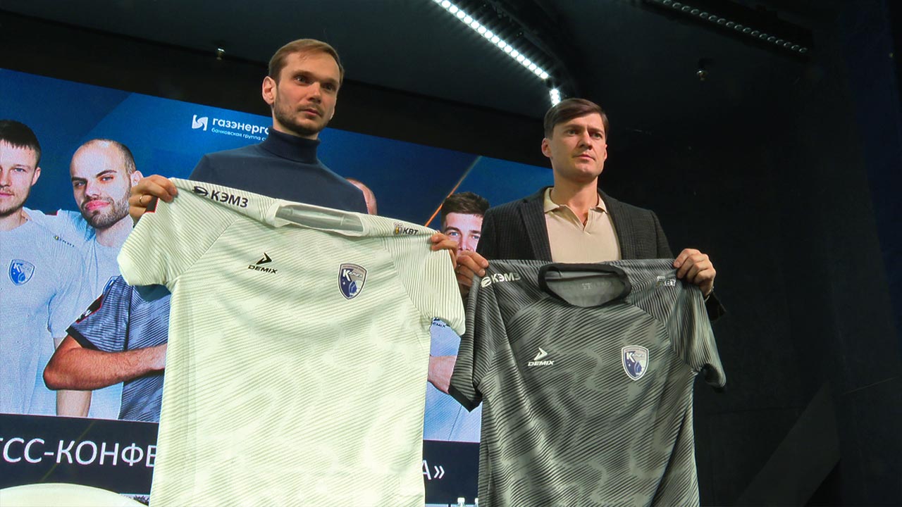 Америкаға саяхаттан сексуалды шоколад Топтық анальды оргиялар