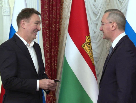 Бывшему гражданину Германии вручили паспорт РФ в Калуге