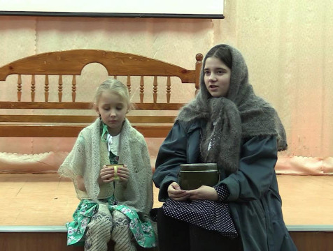 Спектакль о войне показали на конкурсе самодеятельности школьники из Сосенского