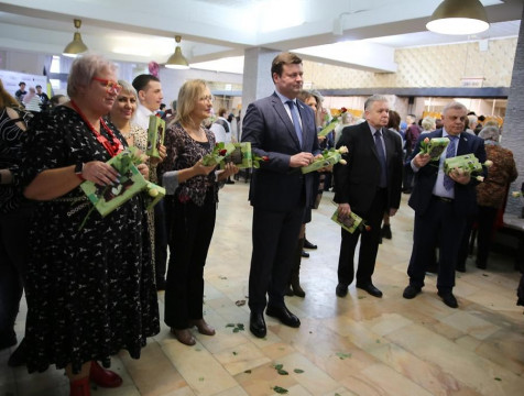 Депутаты Калуги поздравили жителей и активистов ТОС