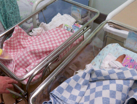 В Калужской области возросло количество новорожденных двойняшек и тройняшек