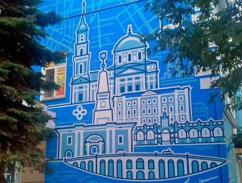 На мурал с изображением Свято-Троицкого собора дорисуют кресты