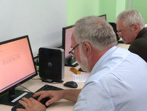 Калужские пенсионеры могут сразиться в компьютерном многоборье