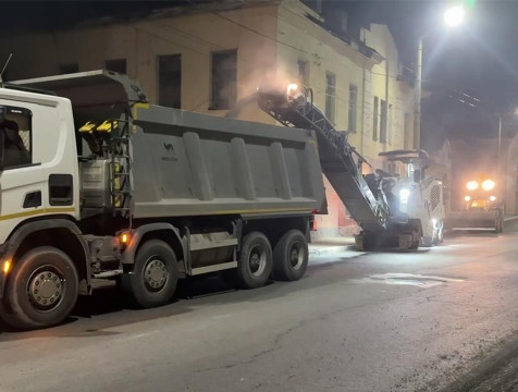 На улице Пушкина в Калуге меняют асфальт