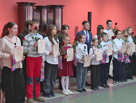 Победителей детского областного художественного конкурса наградили в Калуге