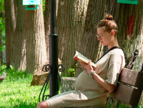 Более 600 беременных калужанок получают ежемесячно единое пособие