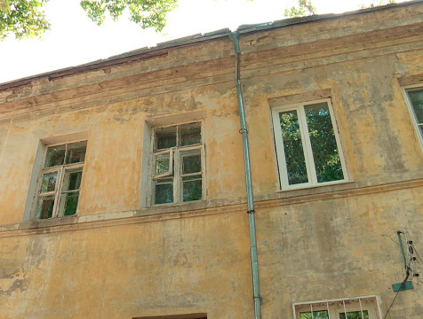 Калужский градоначальник взял под контроль расселение жильцов аварийного дома