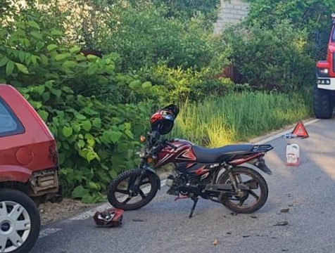 В калужской Муратовке иномарка столкнулась со скутером