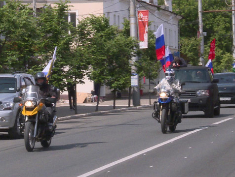 Автопробег ко Дню России провели калужские волонтеры