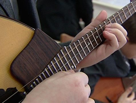 Еще восемь калужских ДШИ получат новые музыкальные инструменты