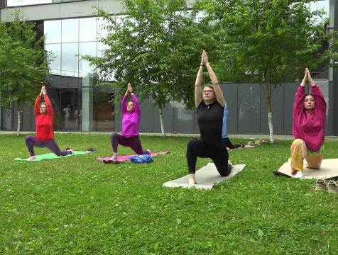 Международный день йоги отметили калужане
