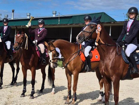 Шесть медалей всероссийских соревнований завоевали калужские наездники