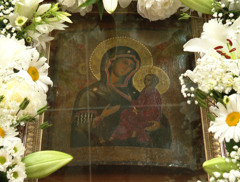 Православные христиане празднуют явление Тихвинской иконы Божией Матери