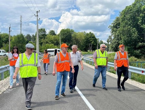 Выездная комиссия оценила итоги ремонта участка трассы в Кировском районе