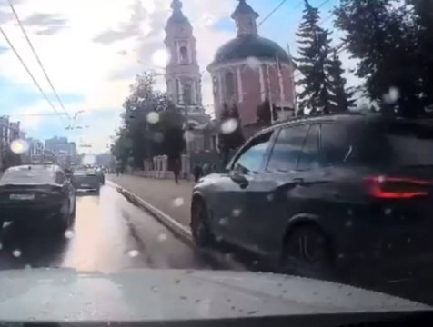 Госавтоинспекторы Калуги нашли нарушителя по ролику в сети