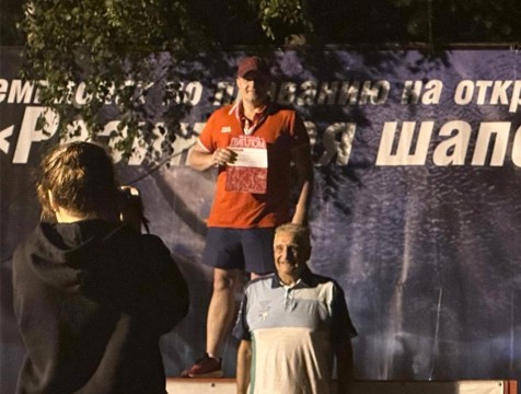 Людиновский пловец победил в ультра-марафоне чемпионата Москвы