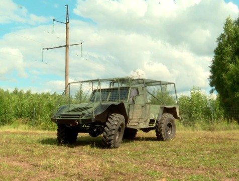 Фермеры из Спас-Деменска подарили бойцам СВО уникальную технику