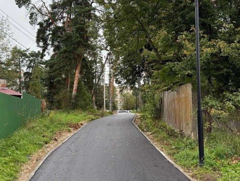 В Боровске завершают благоустройство общественной зоны в районе ЦРБ