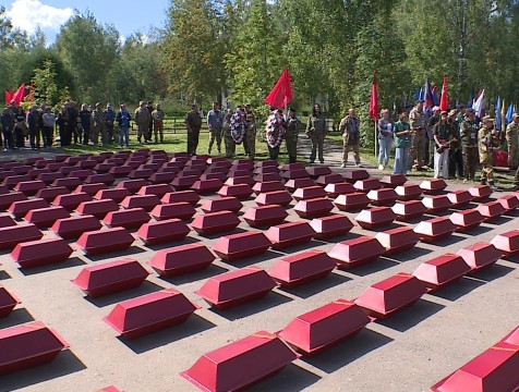 Останки 196 красноармейцев захоронили в Барятинском районе