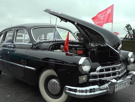 В Калуге прошло ретроралли на выставке исторической техники 