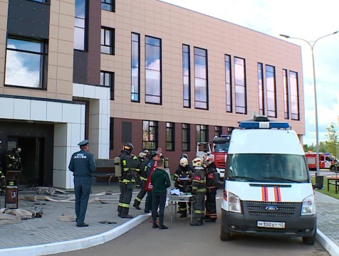 Калужские пожарные спасли трех школьников в рамках учения