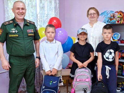 Для родителей школьников в Боровске работает благотворительная ярмарка