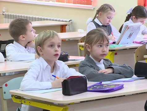 Более чем в 2 раза сократилось число учащихся во вторую смену в Калужской области