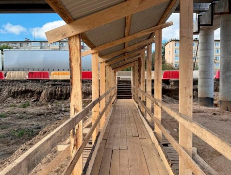 В Боровском районе сделали пешеходные дорожки на период ремонта трассы