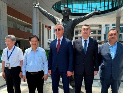 Копию калужского памятника Гагарину установили в китайском университете