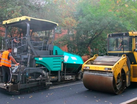 На улице Болотникова в Калуге появился новый асфальт