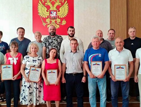 Перемышльская аварийная бригада помогла в подготовке домов к зиме в ЛНР