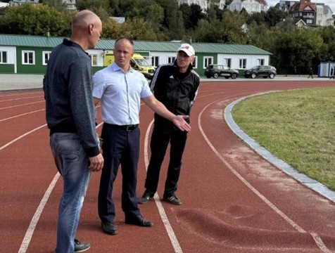 Беговые дорожки в сквере Волкова постараются отремонтировать к концу недели