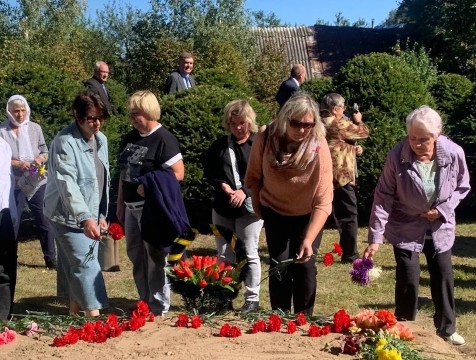 В Жиздринском районе захоронили останки красноармейцев