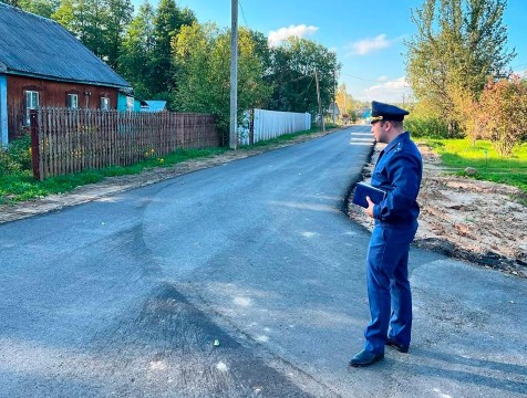 В Износках провели капремонт дороги после вмешательства прокуратуры