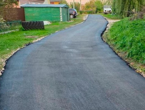 На одной из улиц Перемышля уложили новый асфальт