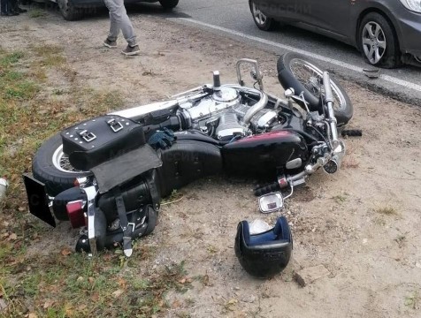 В Калуге мотоциклист и пассажир пострадали в ДТП