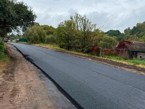250 м асфальта уложили в деревне под Кировом
